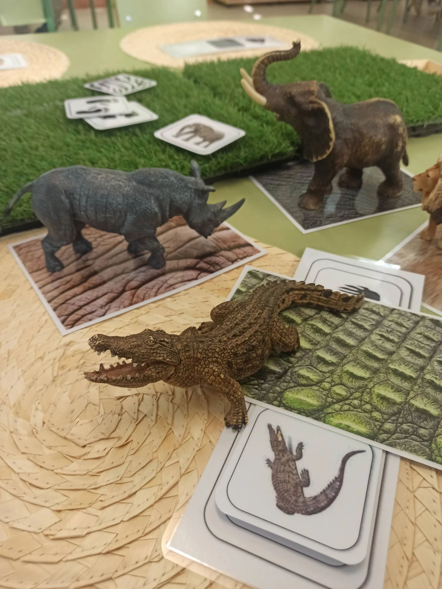 Material didàctic — creació de cartes